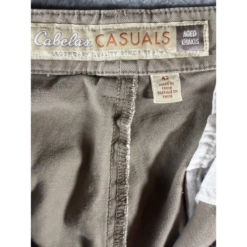 Cabelas Casuals Aged Khakis Mens Size 42 Tan Chino Shorts Flat Front Cotton
